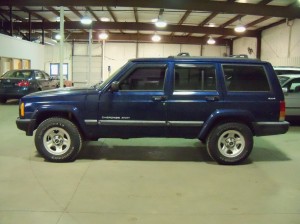 2000 Jeep Cherokee Side
