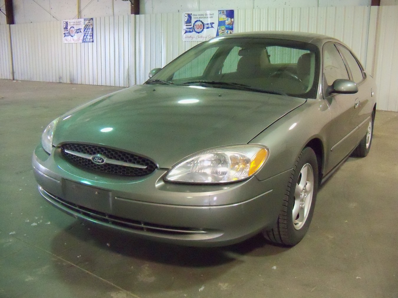 2001 Ford Taurus Front