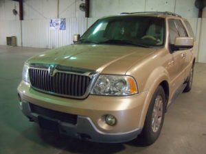 2004 Lincoln Navigator Front