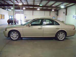 2005 Lincoln LS Side