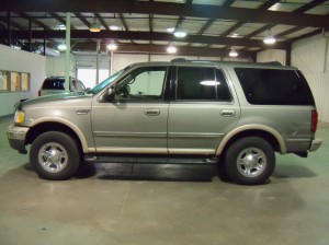 1999 Ford Expedition Side